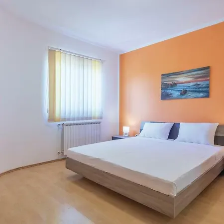 Klaudija Apartment *