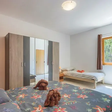 Klaudija Apartman Póla