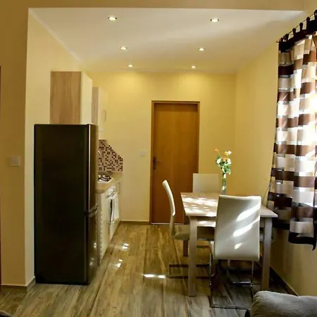 Klaudija Apartman Póla